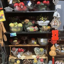 Antique And Vintage Glass Wear Decoration Must Go!! 