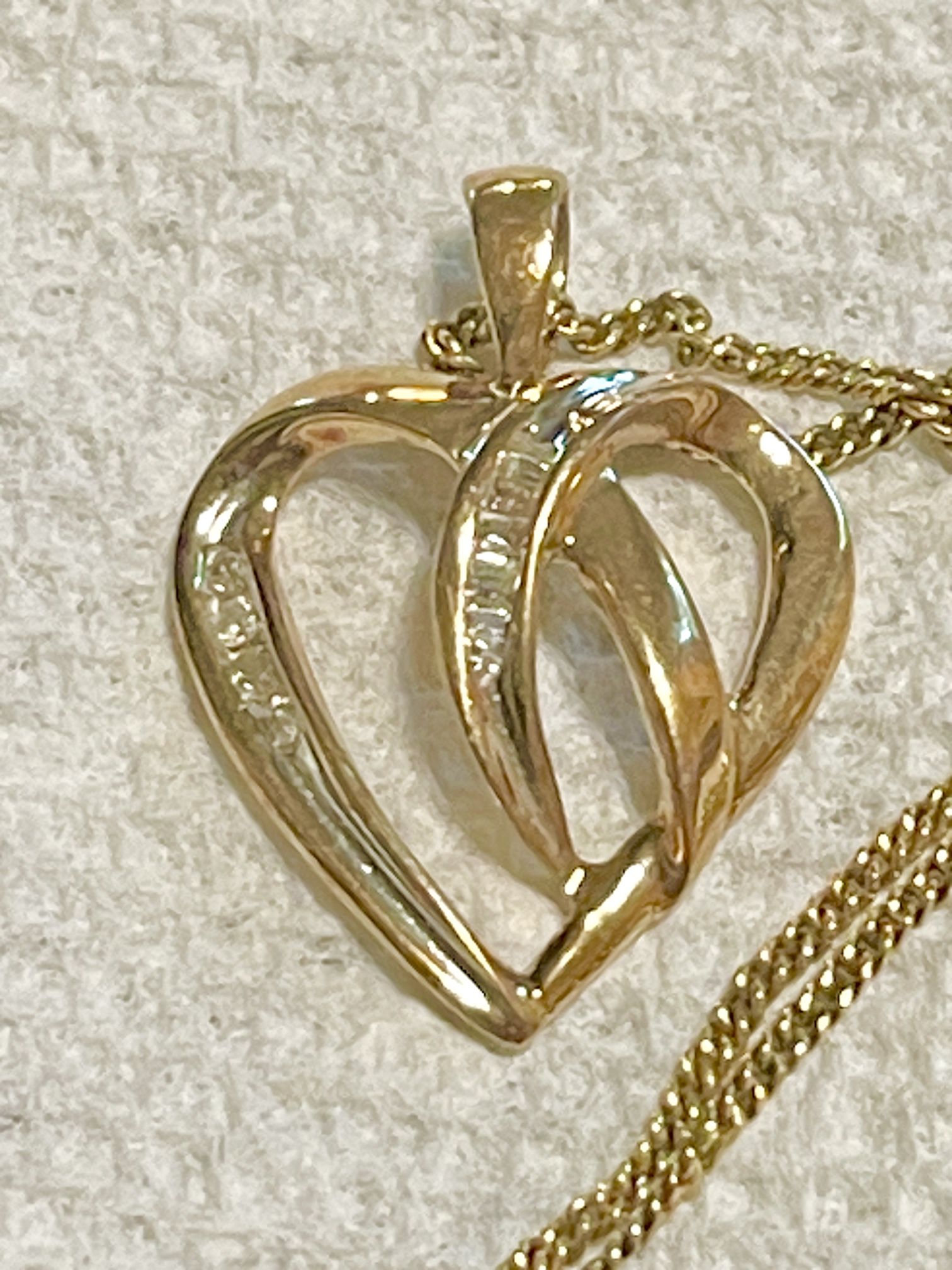 10KT REAL Gold/Diamond Heart Pendant