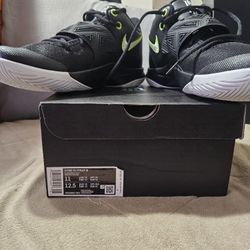 KYRIE IRVINE SIZE 11 NEW