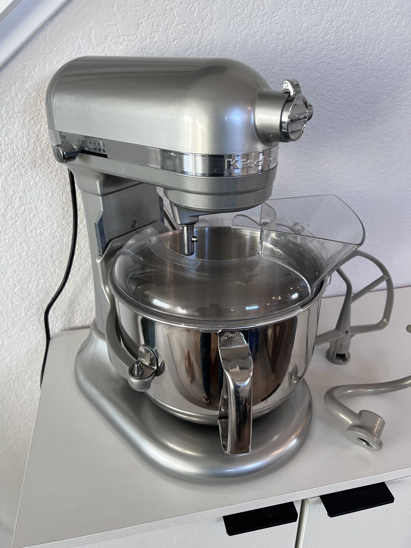 Kitchen Aid Stand mixer 7 Quart 1.3 HP for Sale in Denver, CO - OfferUp