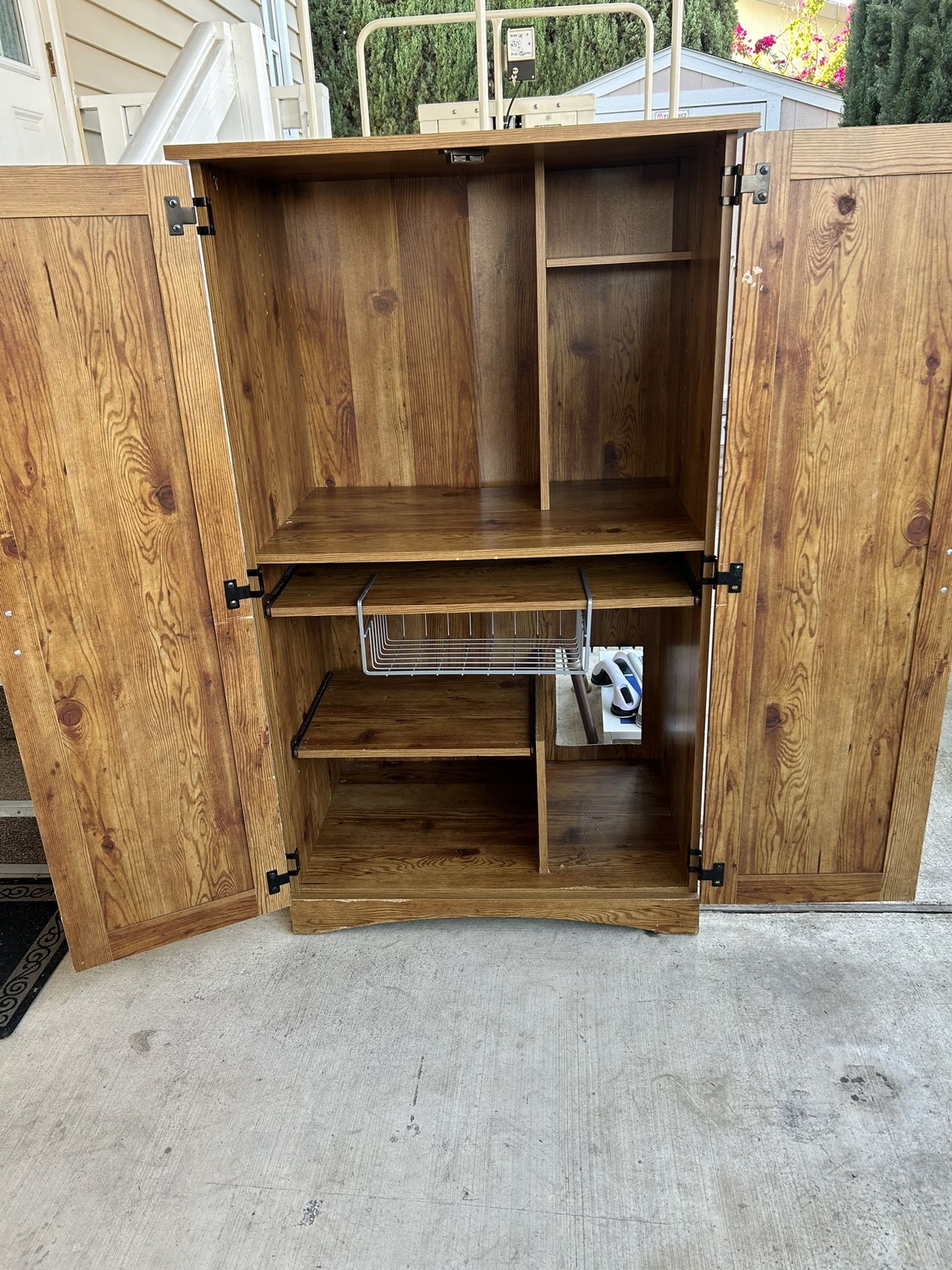 Computer Desk / Hutch 