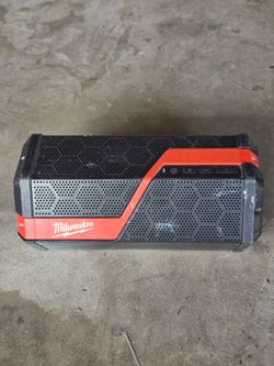 Milwaukee M18 / M12 Wireless Jobsite Bluetooth Speaker (Tool Only)