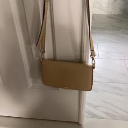 Shoulder Wallet Than Nine West Wallet In Excellent Condition