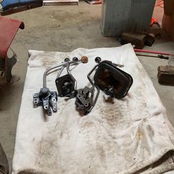 4  Speed  Sisfter For Ford Tranny Or Sale But I Do Have Or 3 Speed  Shifter They Ranger Fro 200 - 500 