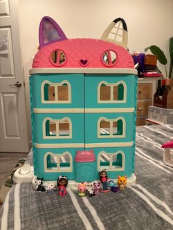 Gabby's Dollhouse Playset with Figures
