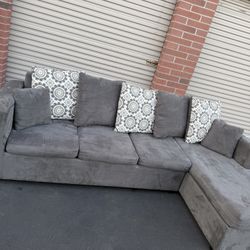 awsome nice sectional couch 