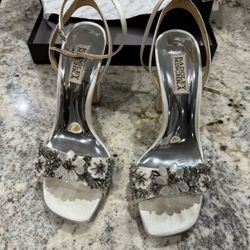Badgley Mischka Heels Alexa Satin Soft White Shoes Size 7.5