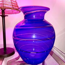 Hand blown glass vase