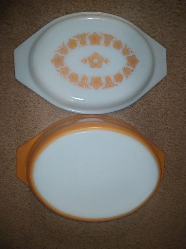 Pyrex ovenware