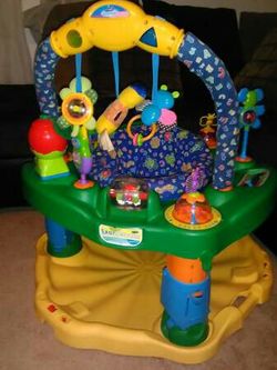 Baby bouncer/ exersaucer* electronic!