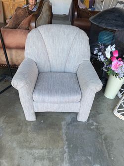 Light grey chair