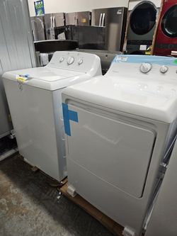Hot Point Washer And Dryer Set
