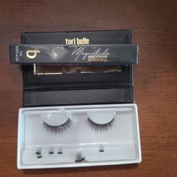 Magnetic Lashes With Magnetic Eyeliner 