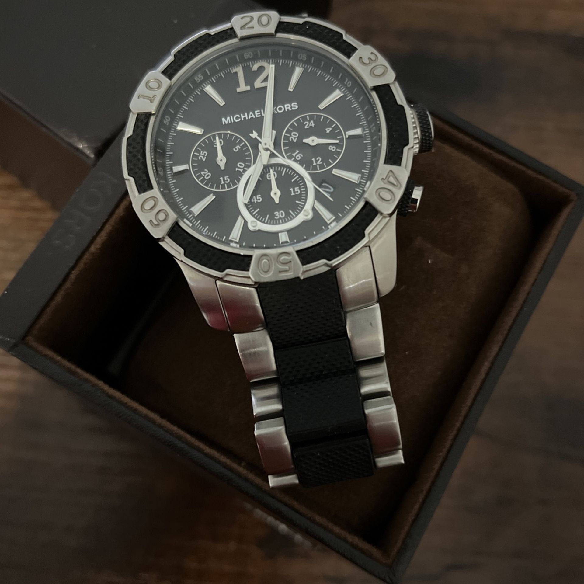 Men's Michael Kors Watch for Sale in Miami, FL - OfferUp Men's Michael Kors Watch for Sale in Miami, FL - OfferUp