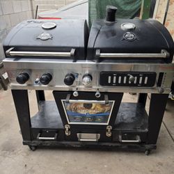 Grill 3 En Uno Gas,carbon Y Electrico 