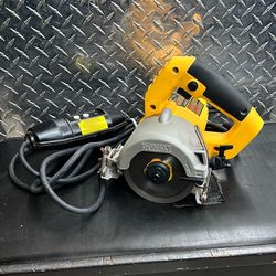 Dewalt DWC860W 4 3/8” Wet Dry Handheld Tile Cutter