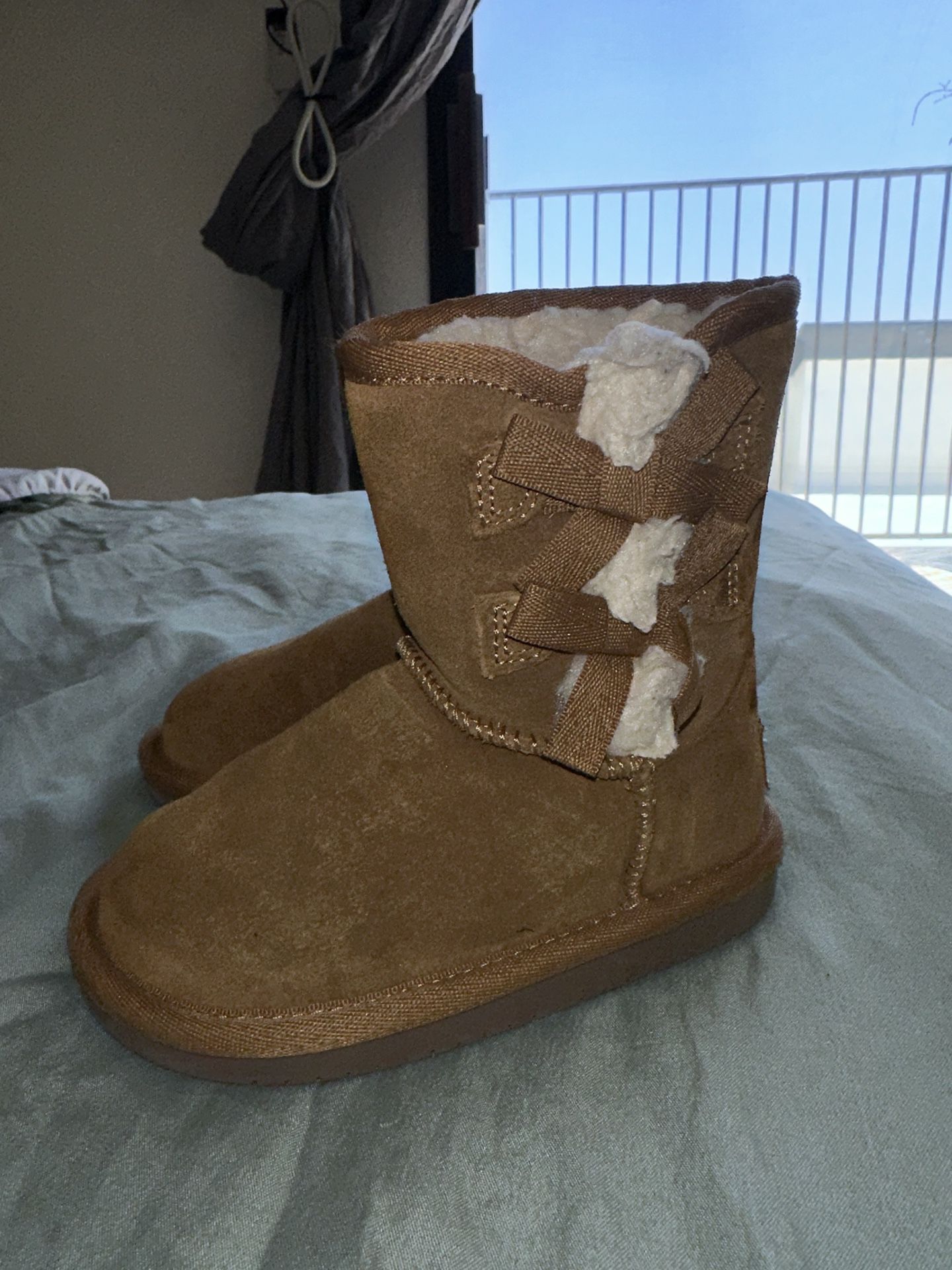 Toddler Uggs Size 8