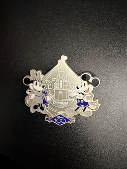 Mickey and Minnie - Disneyland 100 - Platinum Celebration - Disney Pin