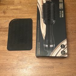 Hot Tool Blowout And Heat Mat
