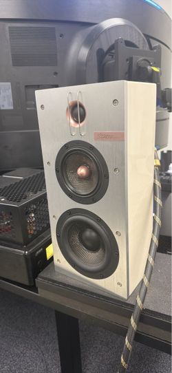 Starke IW-1E Bookshelf speakers Need gone
