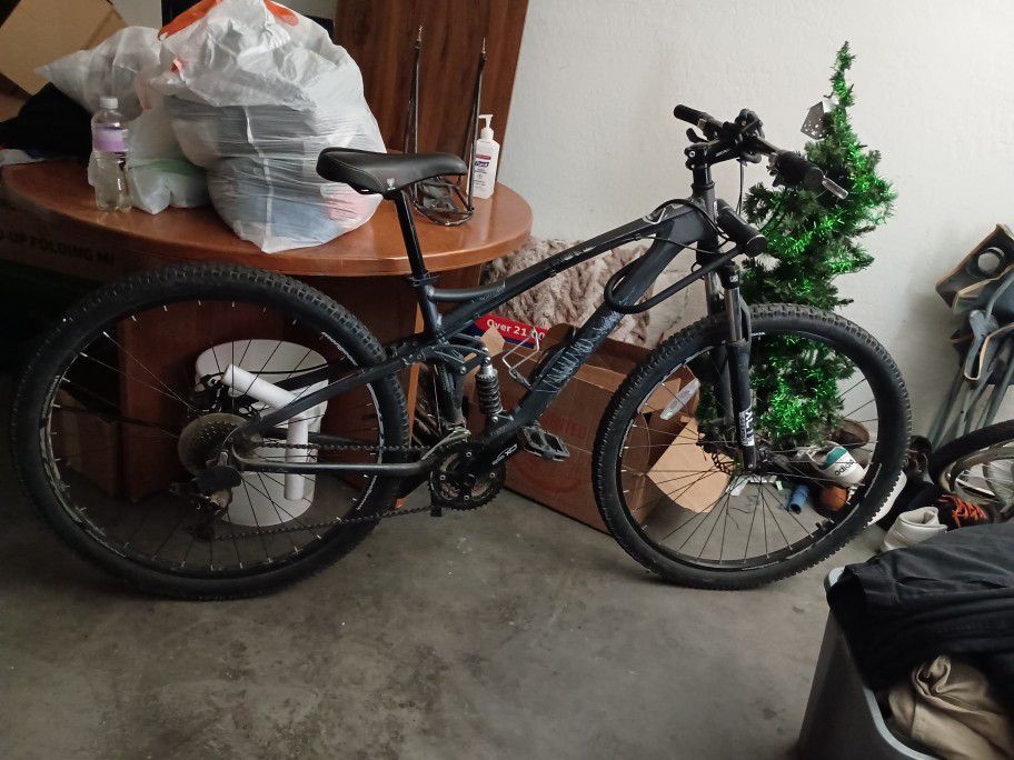 Mongoose XR-PRO 29" Charcoal Grey, Full suspension,  Disk brakes, 24 Speed!!!