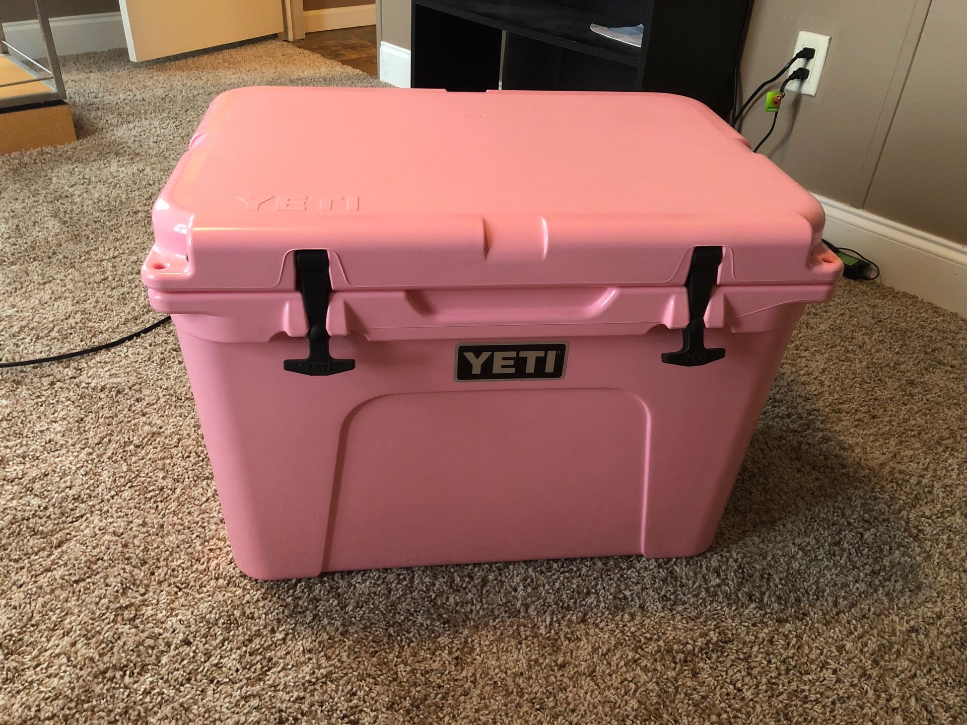30oz Hot pink yeti rambler for Sale in Johnson City, TN - OfferUp