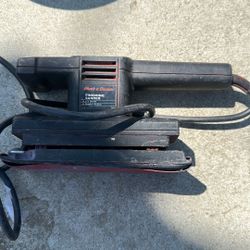 Black & Decker finishing sander