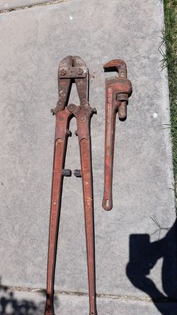 Giant bolt cutters