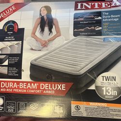 Intex Dura-Beam Twin Air Mattress Barely Used