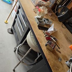 Craftsman Work Bench With Tool Box