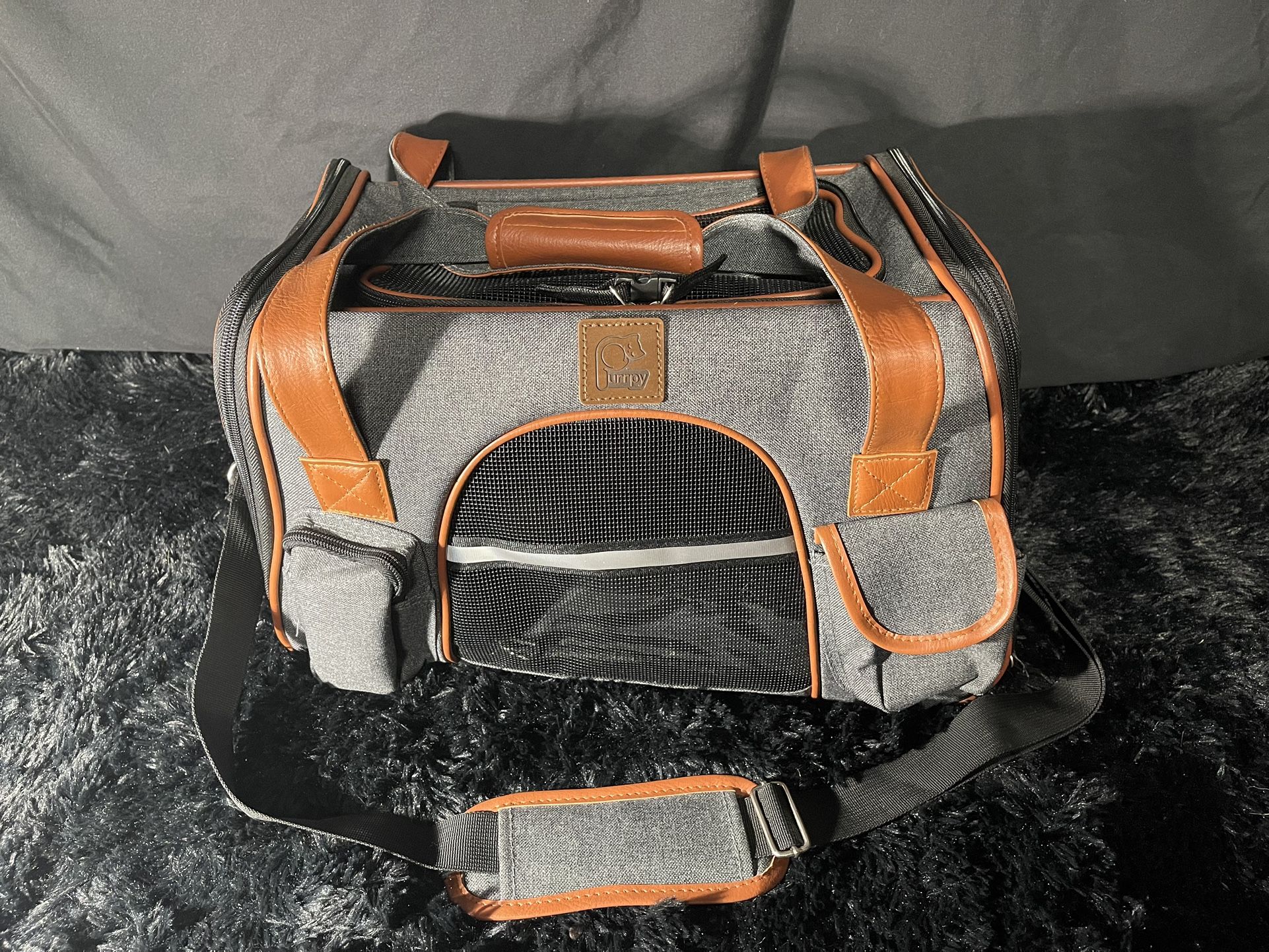 Purrpy soft Pet Carrier, in almost new condition