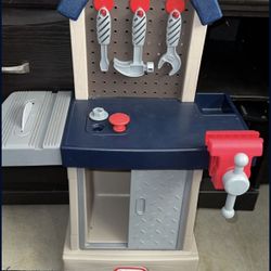 Little Yikes Work Bench 