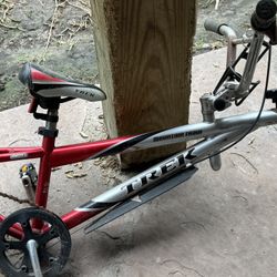 Trek Mountain Train Kids Tag Along Bike 