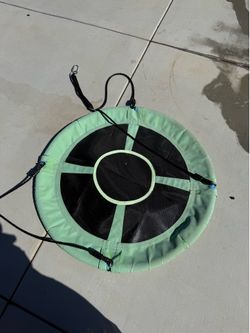 Swing saucer