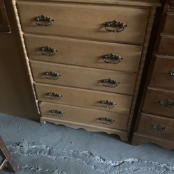 🌹VINTAGE  CHEST /5 DRAWER -SOLID WOOD-30” Long, 16”D, 41” Tall 🌹