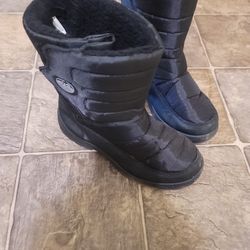 Snow Boots size 6