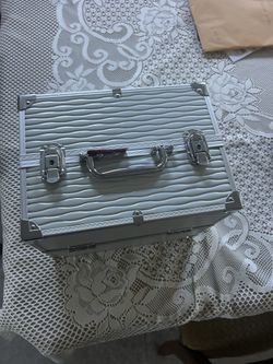 Make up box