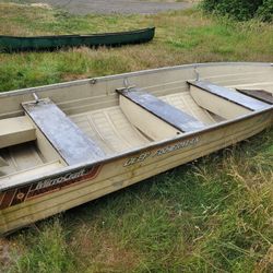14ft x 5ft Mirrocraft Deep Fisherman Northport Rowboat