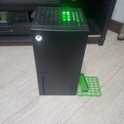 Xbox Series X mini-fridge