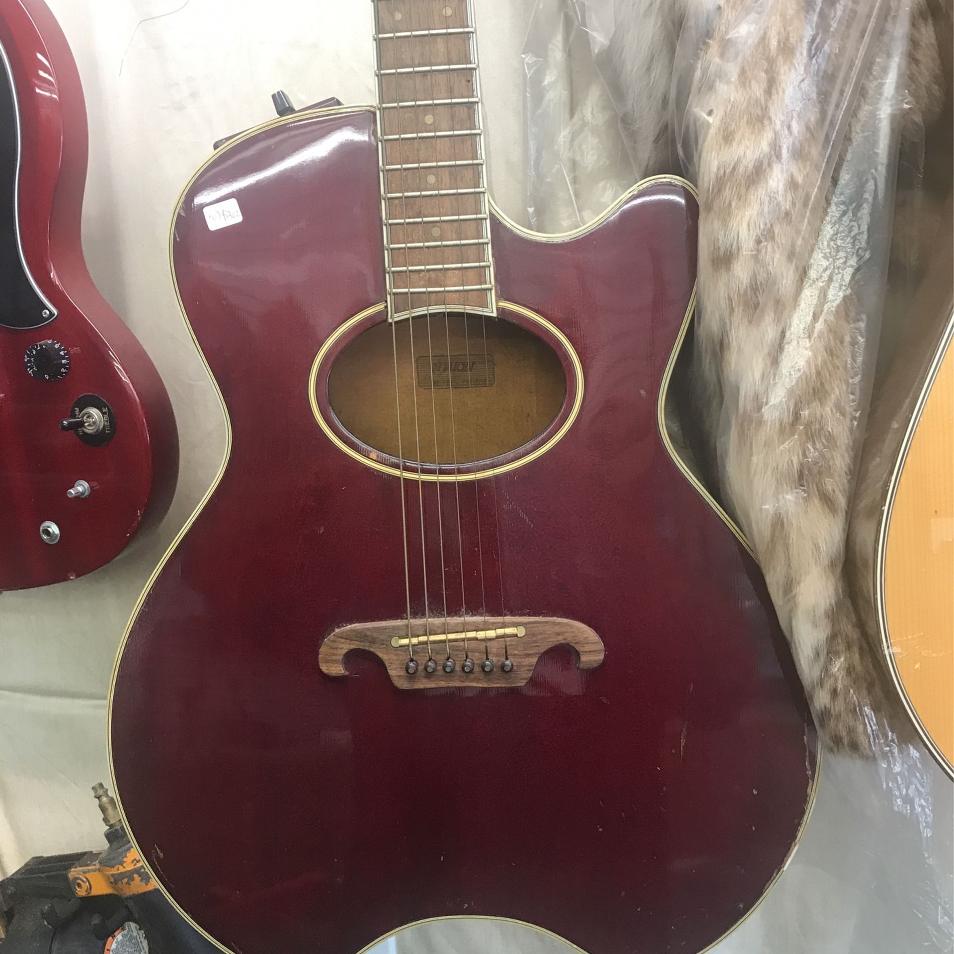 Daion Acoustic Guitar