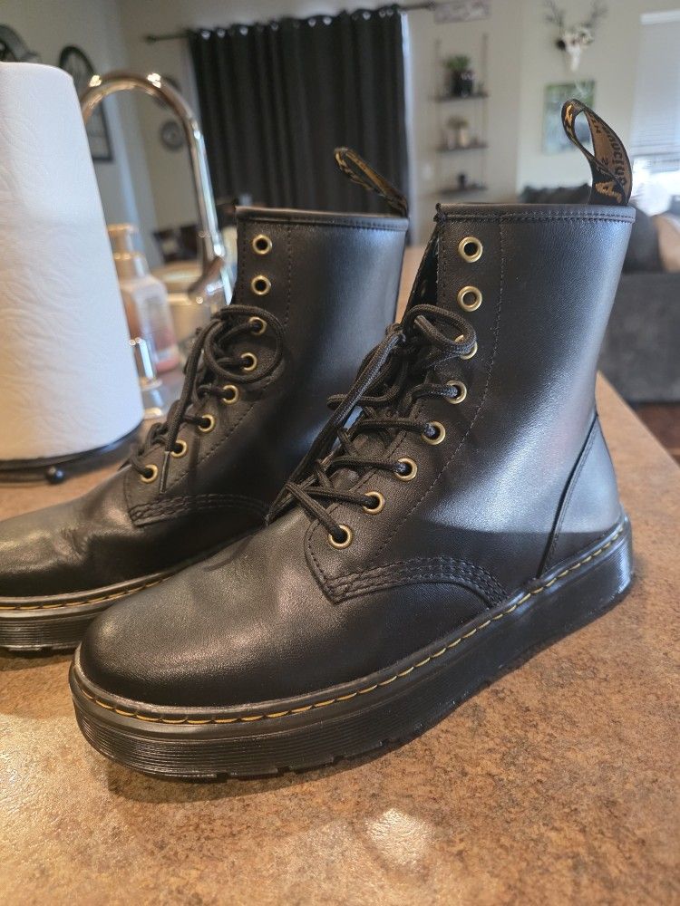 New Women's Size 9 Doc Martens