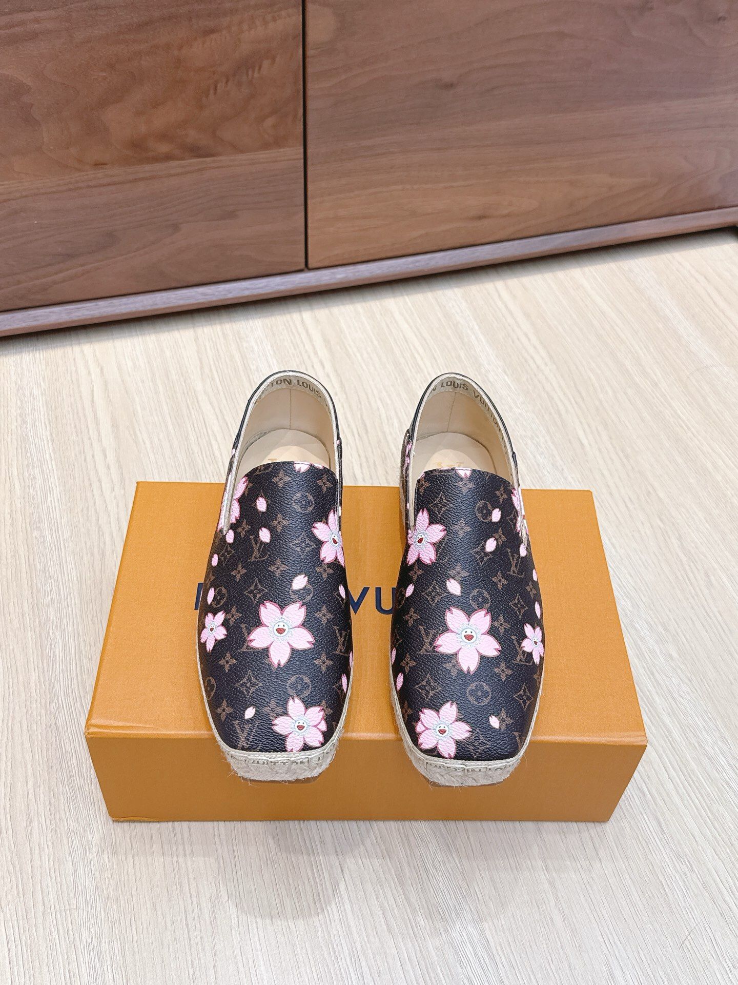 Women’s Casual Shoes