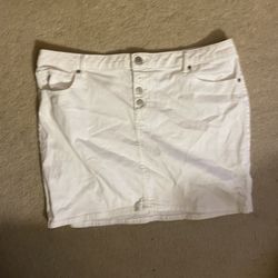 Ladies Skirt White Size 15