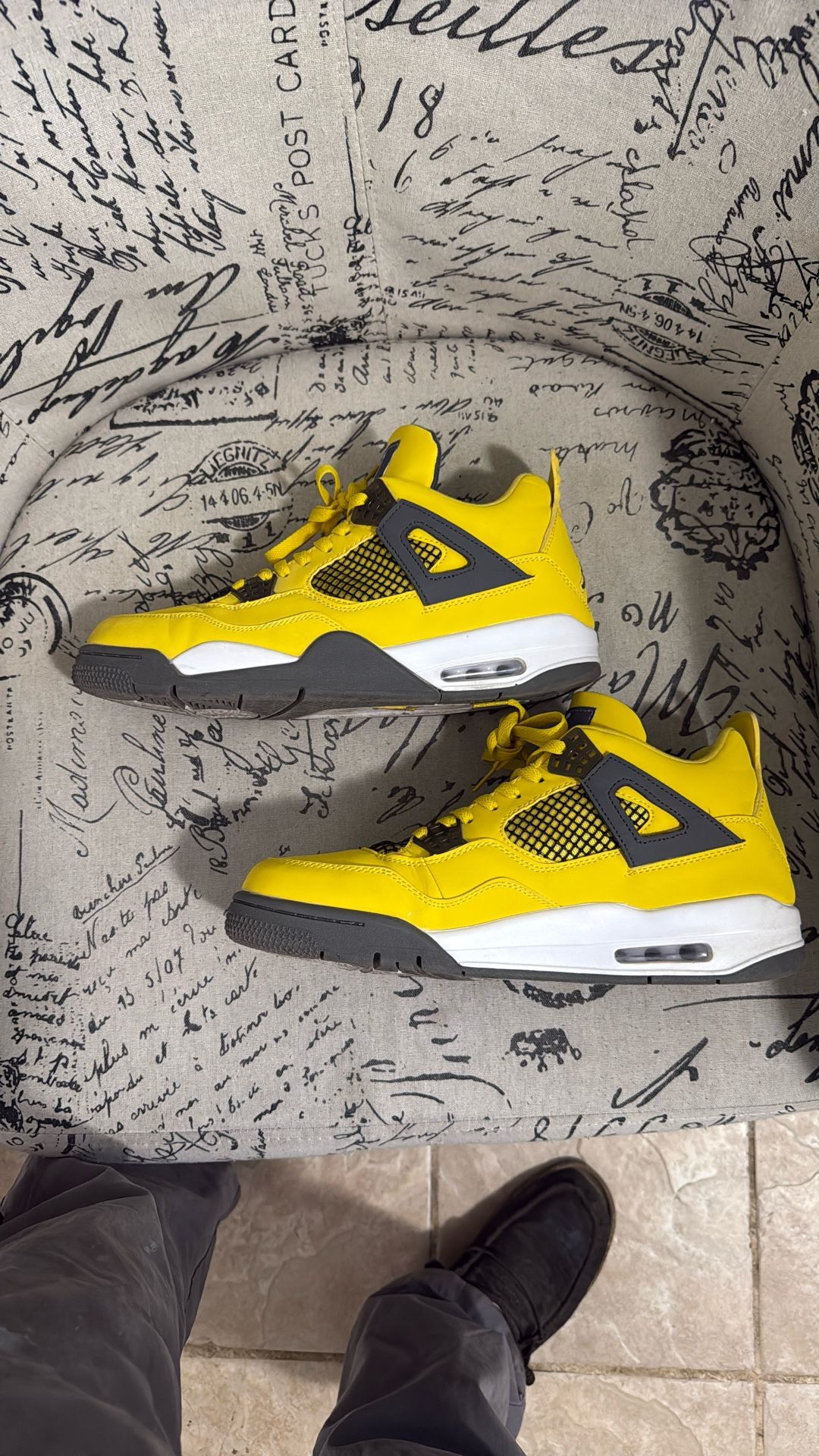 Air Jordan 4 Retro 'Lightning' 