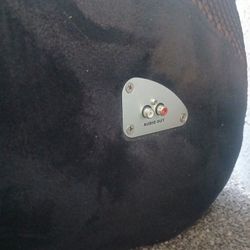 Repose Model E1000 Media Chair