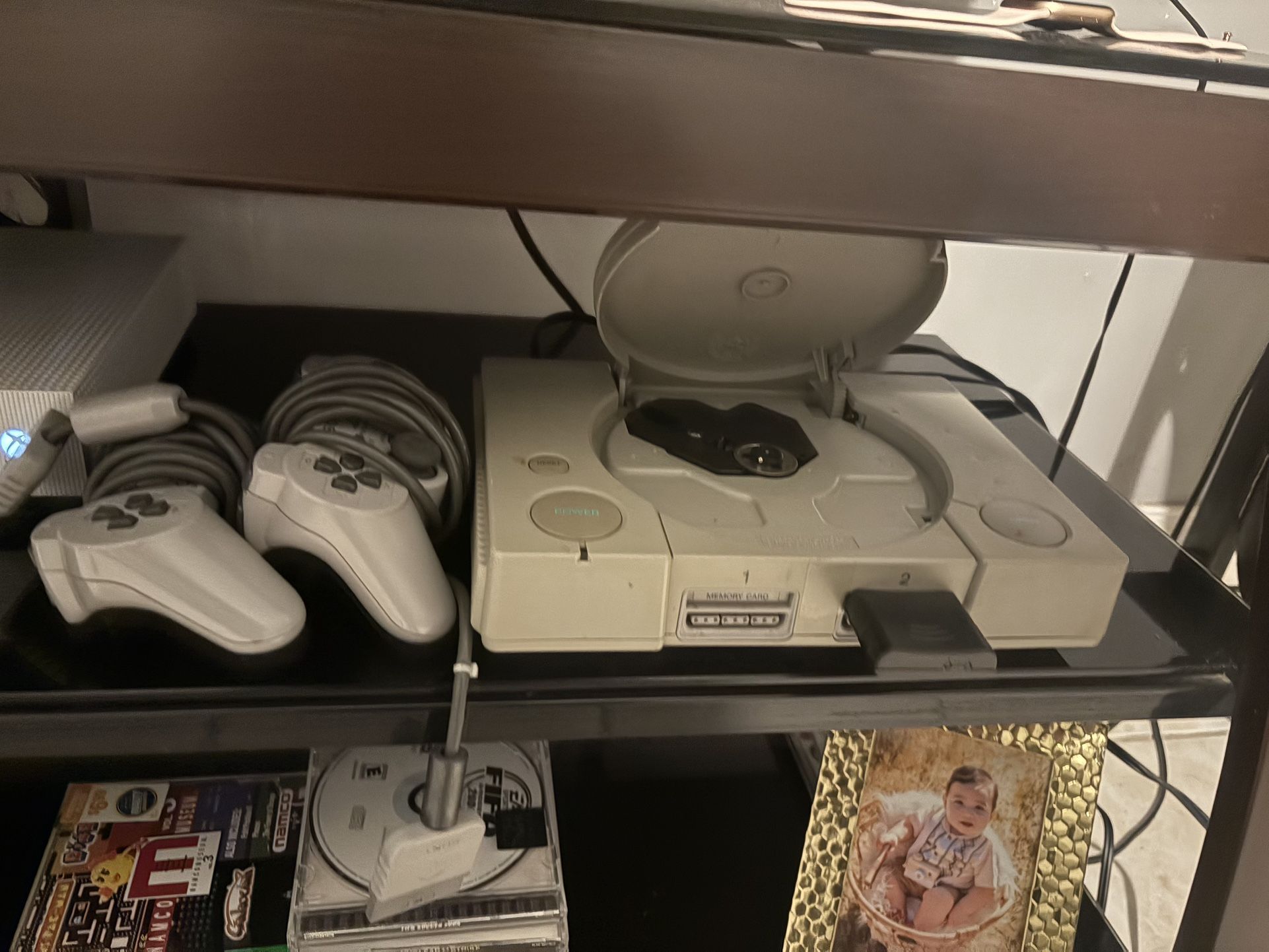 Ps1 2 Remotes And cables (please Read Description)135$
