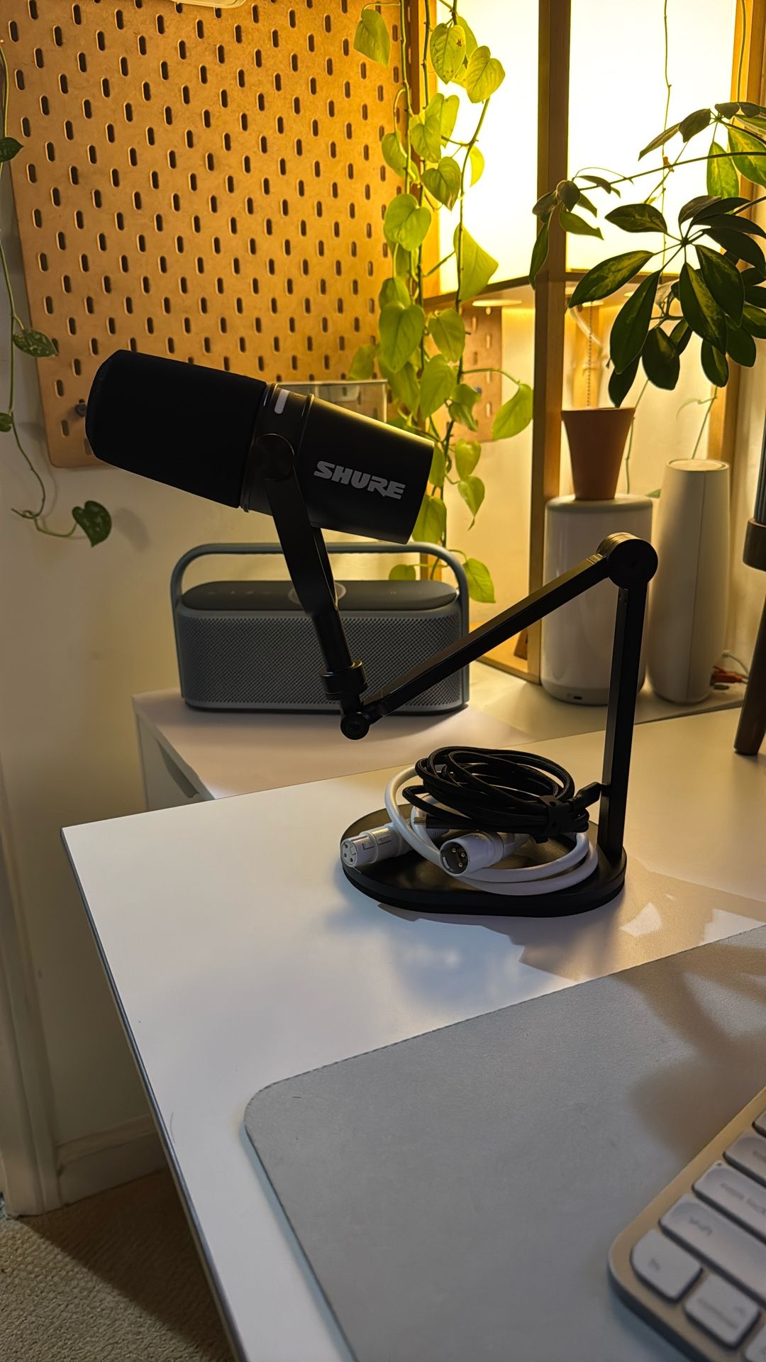 Shure MV7+ mic bundle — perfect condition