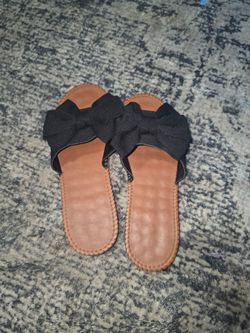 Bow sandals