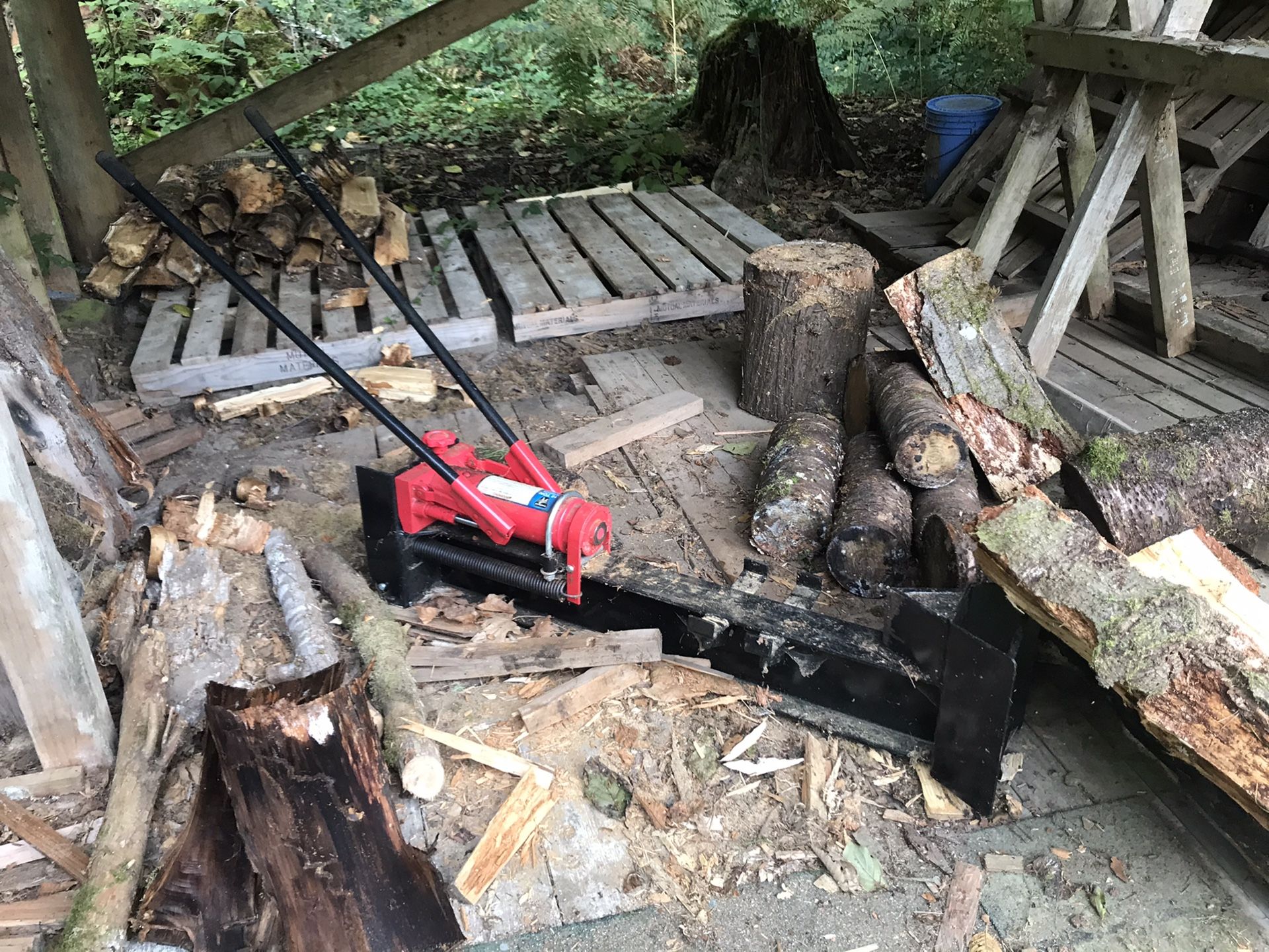 Harbor Freight 10 Ton Log Splitter for Sale in Olalla,