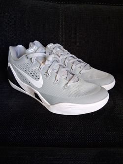 Nike Kobe  Basketball Sneakers size 8